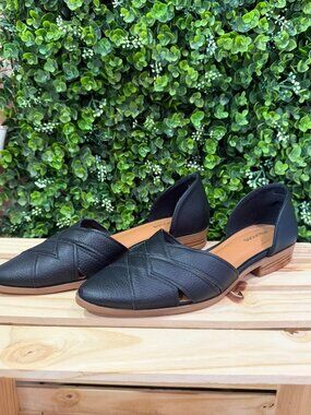 Maurices Black d’Orsay Flats – Size 8